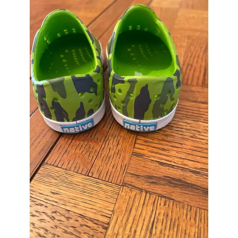 Native kids shoes size 7